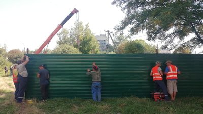У Чернівцях мешканці багатоповерхівок викликали поліцію через роботи на будмайданчику У Чернівцях мешканці багатоповерхівок викликали поліцію через роботи на будмайданчику