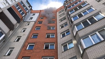 Пожежа у Вінниці: з багатоповерхівки евакуювали 4 дитини Пожежа у Вінниці: з багатоповерхівки евакуювали 4 дитини