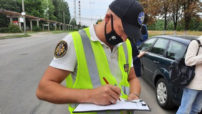 Рейд у маршрутках та тролейбусах Луцька: ловили та штрафували "зайців" Рейд у маршрутках та тролейбусах Луцька: ловили та штрафували "зайців"