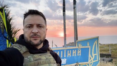 500 днів війни: Зеленський звернувся до українців зі Зміїного