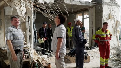 Будівлю оглядають комісії та проєктанти Будівлю оглядають комісії та проєктанти