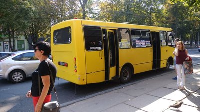 Перший день за новими тарифами у громадському транспорті: як реагують херсонці Перший день за новими тарифами у громадському транспорті: як реагують херсонці