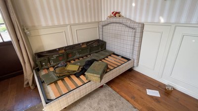 Купа сміття та міни: що лишили по собі окупанти у Черкаських Тишках під Харковом