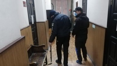 Евакуація у двох судах Харкова: поліція шукає вибухівку Евакуація у двох судах Харкова: поліція шукає вибухівку