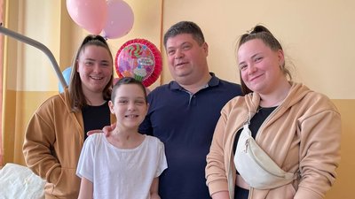 Вероніка з рідними