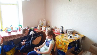 "Тут добре, але хочу додому": як облаштувалися переселенці на Сумщині