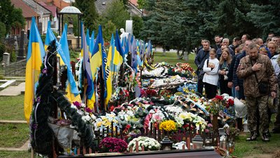 В Ужгороді попрощалися із загиблим військовим Олександром Пристаєю В Ужгороді попрощалися із загиблим військовим Олександром Пристаєю