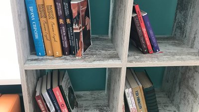 У "Прозорому офісі" Житомира відкрили книжкову локацію з елементами буккросингу У "Прозорому офісі" Житомира відкрили книжкову локацію з елементами буккросингу