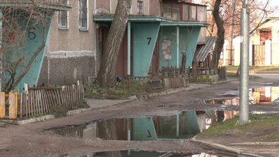Затоплені підвали та потріскані стіни: мешканці п'ятиповерхівки у Черкасах вимагають ремонту Затоплені підвали та потріскані стіни: мешканці п'ятиповерхівки у Черкасах вимагають ремонту
