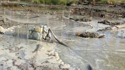На Житомирщині судитимуть групу нелегальних старателів, які видобували бурштин На Житомирщині судитимуть групу нелегальних старателів, які видобували бурштин