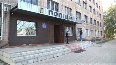 В поліції повідомили про стан дитини, яка випала з вікна у Харкові В поліції повідомили про стан дитини, яка випала з вікна у Харкові
