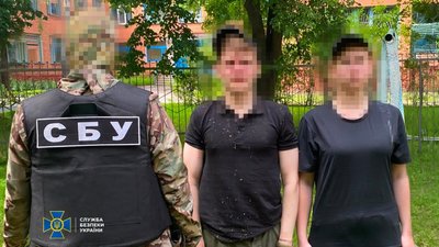 Працювали на РФ: затримали мобілізованого та студентку, які намагалися підірвати залізницю