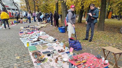 Що можна знайти на хмельницькому "блошиному ринку" Що можна знайти на хмельницькому "блошиному ринку"