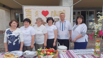 На Тернопільщині відбувся фестиваль зеленого борщу