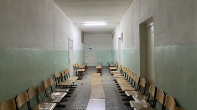 У Полтаві ремонтують укриття у ліцеї: де саме та які роботи виконують У Полтаві ремонтують укриття у ліцеї: де саме та які роботи виконують