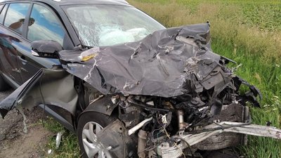 39-річна чернігівка з 10-річною донькою загинули в аварії на Сумщині 39-річна чернігівка з 10-річною донькою загинули в аварії на Сумщині