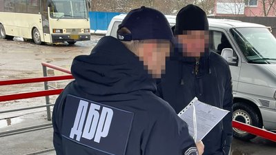 Привласнили майже мільйон гривень на ремонті казарми: у Житомирі оголосили про підозру двом посадовцям та підприємцю Привласнили майже мільйон гривень на ремонті казарми: у Житомирі оголосили про підозру двом посадовцям та підприємцю