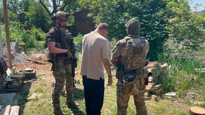 Збирав дані на кордоні про оборону і війському техніку: на Рівненщині СБУ затримала агента КДБ Білорусі Збирав дані на кордоні про оборону і війському техніку: на Рівненщині СБУ затримала агента КДБ Білорусі