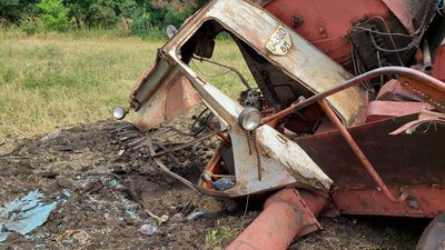 Комбайнера, який підірвався на протитанкових мінах у Сумській області, прооперували