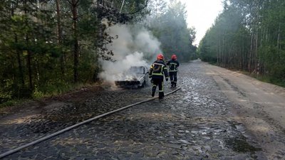 Міг загорітись ліс: на Рівненщині двічі за тиждень спалахували авто Міг загорітись ліс: на Рівненщині двічі за тиждень спалахували авто