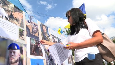 Фотовиставка на підтримку захисників "Азовсталі" Фотовиставка на підтримку захисників "Азовсталі"