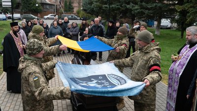 В Ужгороді попрощалися з молодшим сержантом Мирославом Лукачем
