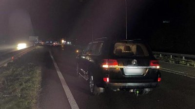 На Полтавщині позашляховик на смерть збив жінку На Полтавщині позашляховик на смерть збив жінку
