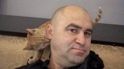 Поліція Донеччини показала врятованого з-під обстрілу кота з Красногорівки Поліція Донеччини показала врятованого з-під обстрілу кота з Красногорівки