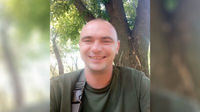 Служили в одній частині та загинули в один день: у Прилуках попрощалися з двома захисниками України Служили в одній частині та загинули в один день: у Прилуках попрощалися з двома захисниками України