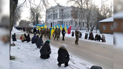 На Чернігівщині попрощалися з рядовим Валерієм Сопуном На Чернігівщині попрощалися з рядовим Валерієм Сопуном