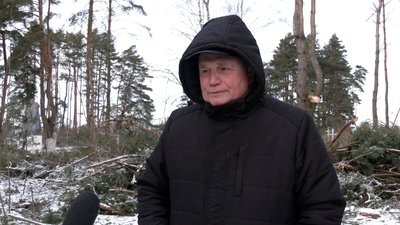 Зламані хрести, пошкоджені пам'ятники – в Ніжинському районі зруйнували могили під час вирубки дерев Зламані хрести, пошкоджені пам'ятники – в Ніжинському районі зруйнували могили під час вирубки дерев