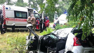 В ДТП біля Ягідного загинув водій, двоє пасажирів у лікарні В ДТП біля Ягідного загинув водій, двоє пасажирів у лікарні