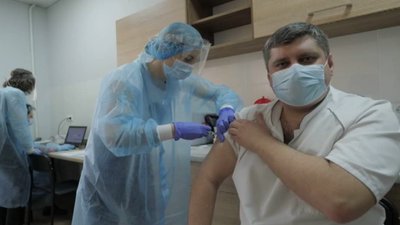 У Тернополі 60 медпрацівників сьогодні отримали щеплення від COVID-19