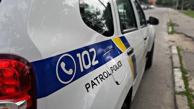 У Миколаєві патрульного поліцейського підозрюють у побитті пасажира автомобіля