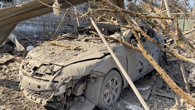 Внаслідок ракетних ударів по Дніпру понівечено 15 будинків освітян