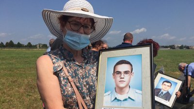 "Це був шок для людей". У Львові вшанували загиблих під час Скнилівської авіакатастрофи "Це був шок для людей". У Львові вшанували загиблих під час Скнилівської авіакатастрофи