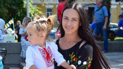 "Крутий спуск": перегони на саморобних тачках відбулись у Черкасах "Крутий спуск": перегони на саморобних тачках відбулись у Черкасах