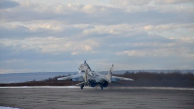 "Соколи Прикарпаття" відпрацьовують ведення групових та одиночних повітряних боїв "Соколи Прикарпаття" відпрацьовують ведення групових та одиночних повітряних боїв