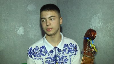 Ярослав отримав нагороду за відео, у якому грав на бандурі.