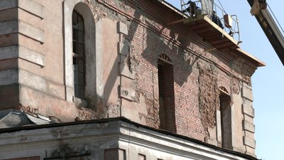 Одна із найбільших синагог східної Європи: як на Рівненщині реставрують дах пам’ятки архітектури Одна із найбільших синагог східної Європи: як на Рівненщині реставрують дах пам’ятки архітектури