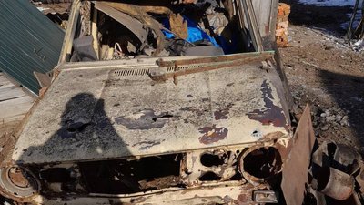 Пошкоджені будинки, СТО, автомобілі та лінії електромереж: у поліції показали наслідки російських обстрілів Сумщини Пошкоджені будинки, СТО, автомобілі та лінії електромереж: у поліції показали наслідки російських обстрілів Сумщини