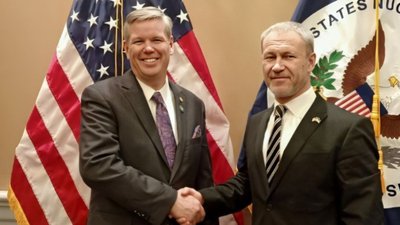 Олег Коріков та Крістофер Т. Хенсон обговорили ситуацію на ЗАЕС