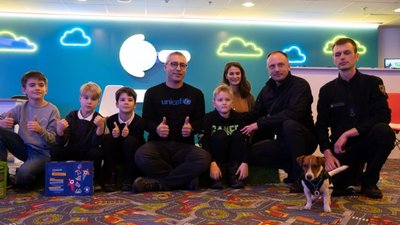 ЮНІСЕФ присвоїв Патрону титул першого у світі Пса Доброї Волі ЮНІСЕФ присвоїв Патрону титул першого у світі Пса Доброї Волі