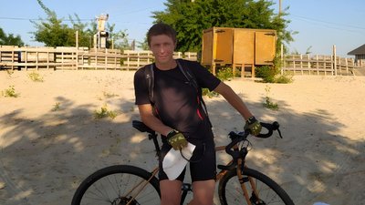 Андрій Попов з Харкова під час поїздки на велосипеді Андрій Попов з Харкова під час поїздки на велосипеді