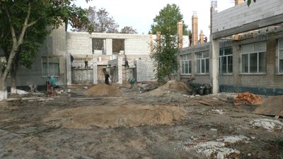 У трьох школах Херсонщини діти навчаються поруч із будівництвом