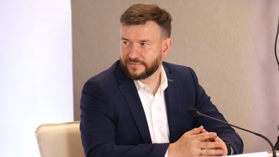 Денис Улютін
