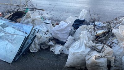 У Херсоні долають наслідки обстрілів російської армії У Херсоні долають наслідки обстрілів російської армії