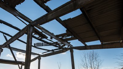 FPV-дрон вдарив по території агропідприємства в Чернігівському районі