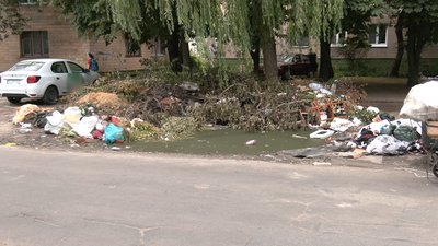 Брак техніки і штрафи за викинутий великогабарит. Хто вивозитиме сміття в Черкасах Брак техніки і штрафи за викинутий великогабарит. Хто вивозитиме сміття в Черкасах