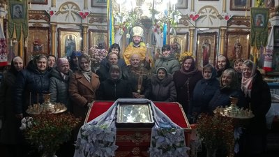 Волинський священник разом з дружиною вуличним співом зібрали 400 тисяч гривень для ЗСУ Волинський священник разом з дружиною вуличним співом зібрали 400 тисяч гривень для ЗСУ